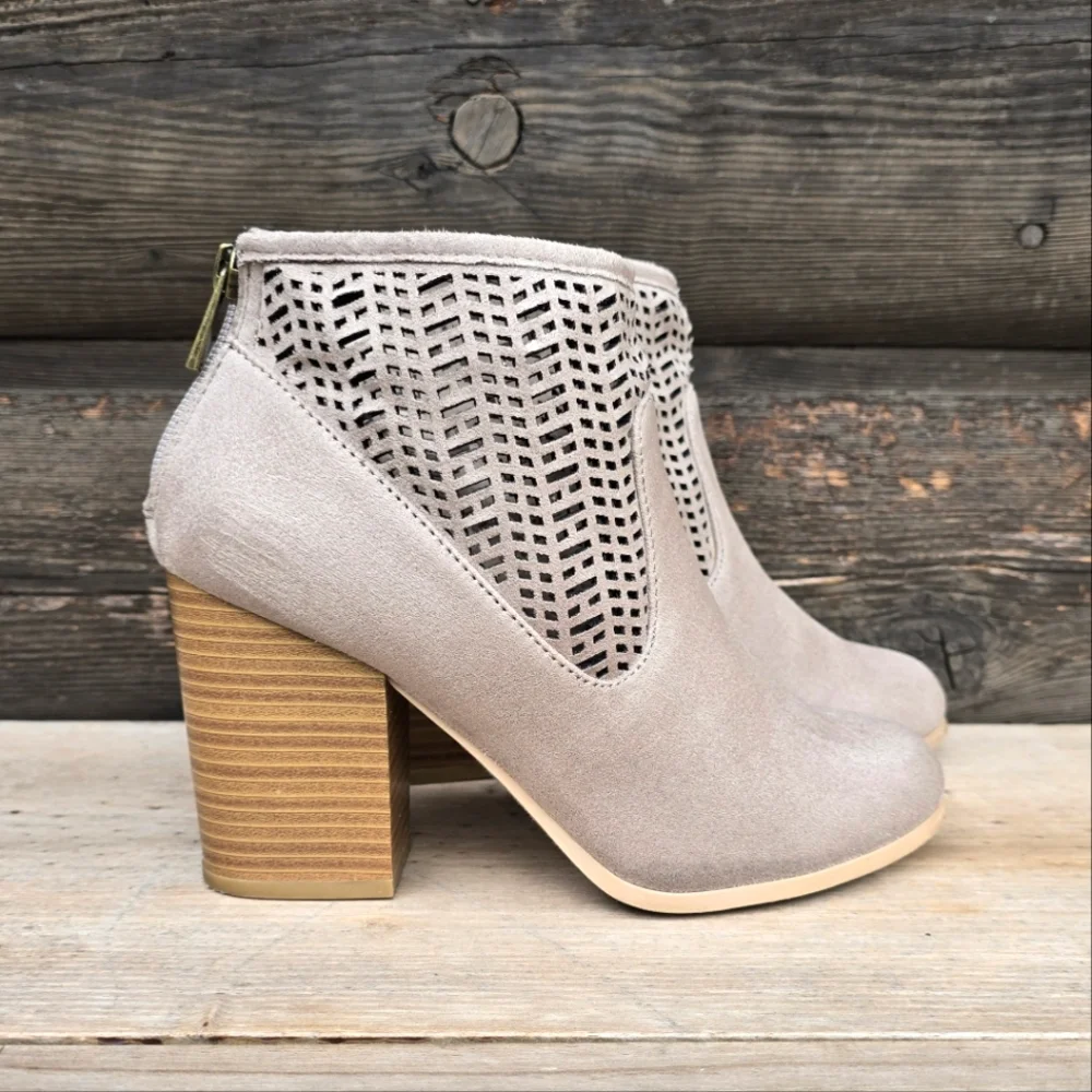Coconuts by Matisse Modern Boho Taupe Block Heel Bootie 6.5M